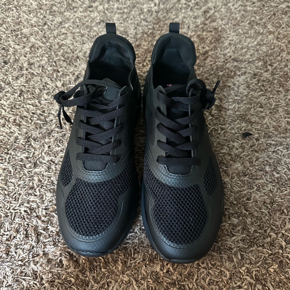 Fabletics sneakers